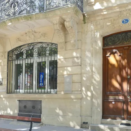 2 Personnes - Place Des Quinconces